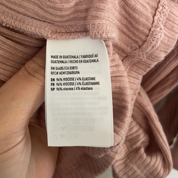 Large Pink Ribbed Cold Shoulder Top American Eagle - Picture 6 of 6